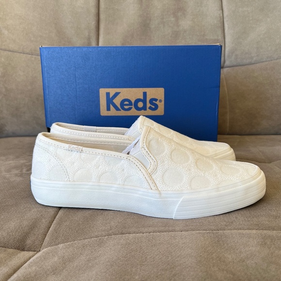 NIB - Double Decker Circle Dot Slip On Sneaker - Picture 1 of 5